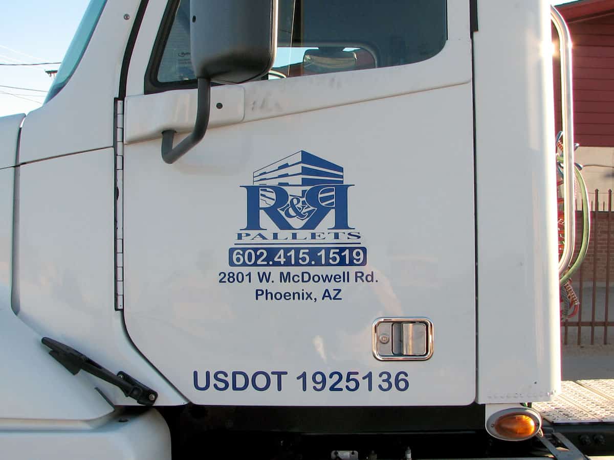 semi-truck-lettering-decals-and-graphics-phoenix-az